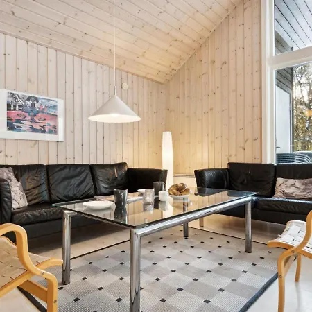Ellynor - 600m From The Sea In Bornholm By Interhome