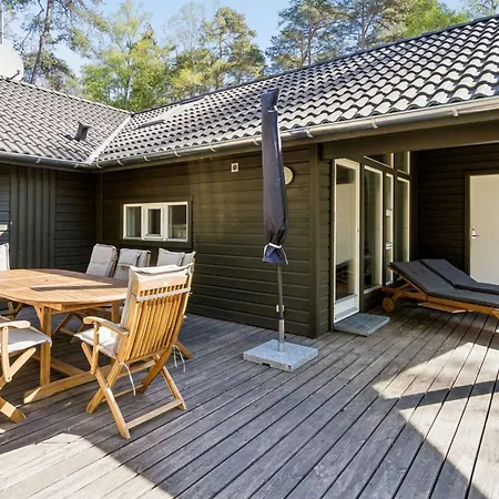 Ellynor - 600m From The Sea By Interhome Neksø